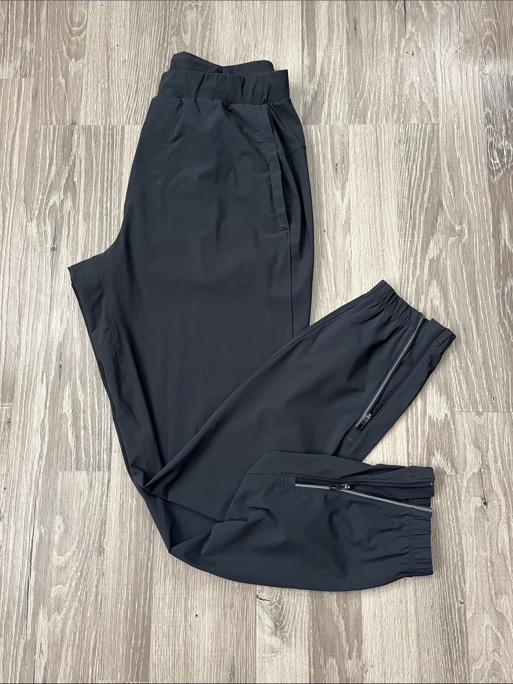 Lululemon surge joggers/M